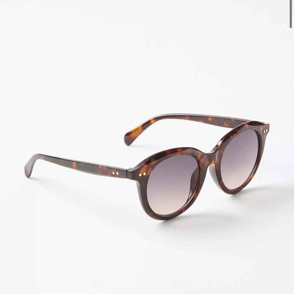 LOFT‎ NWT Bevel Round Sunglasses - Amber Glow